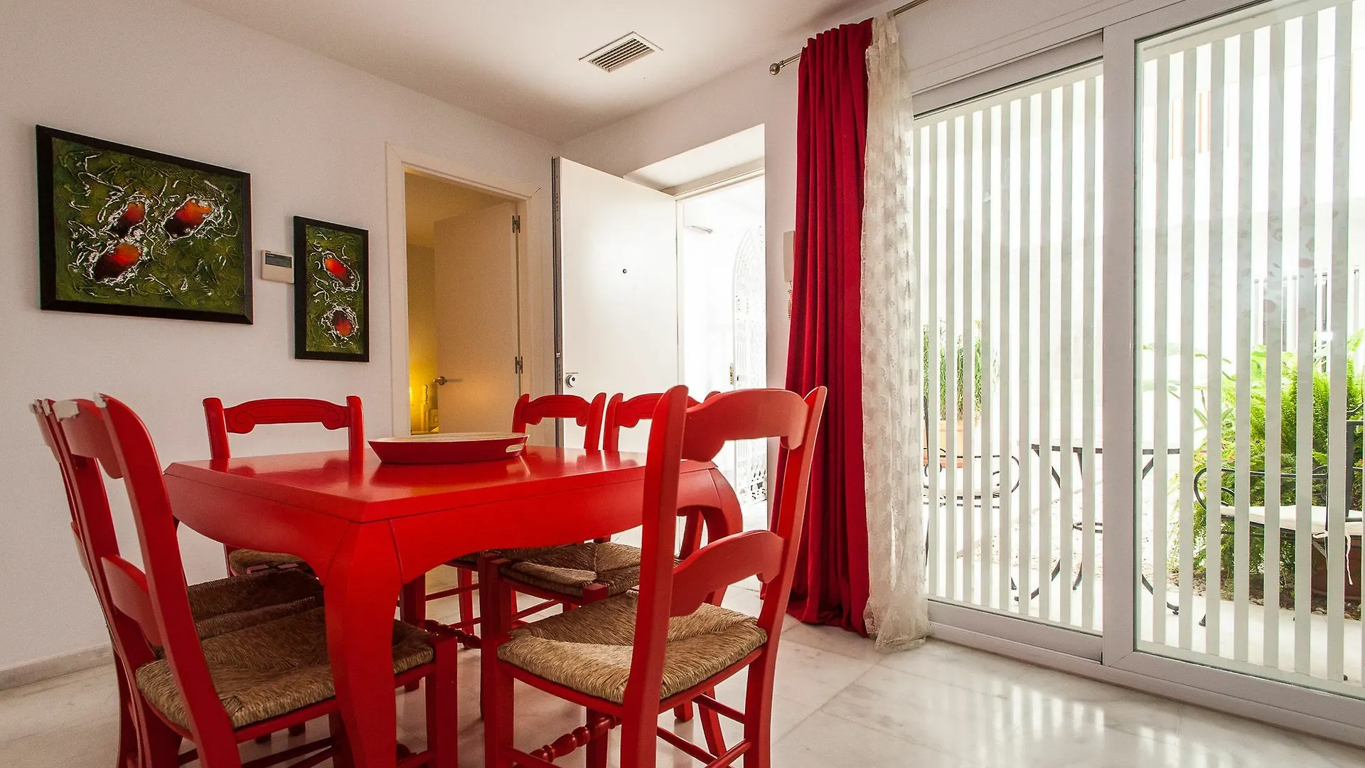 Singular Virgenes Apartment Seville